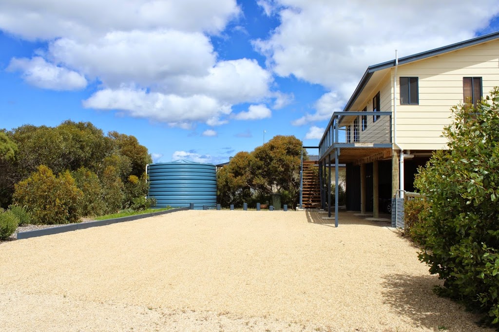 Wywurry Beach House | lodging | 2 Gull St, Marion Bay SA 5575, Australia | 0407236766 OR +61 407 236 766