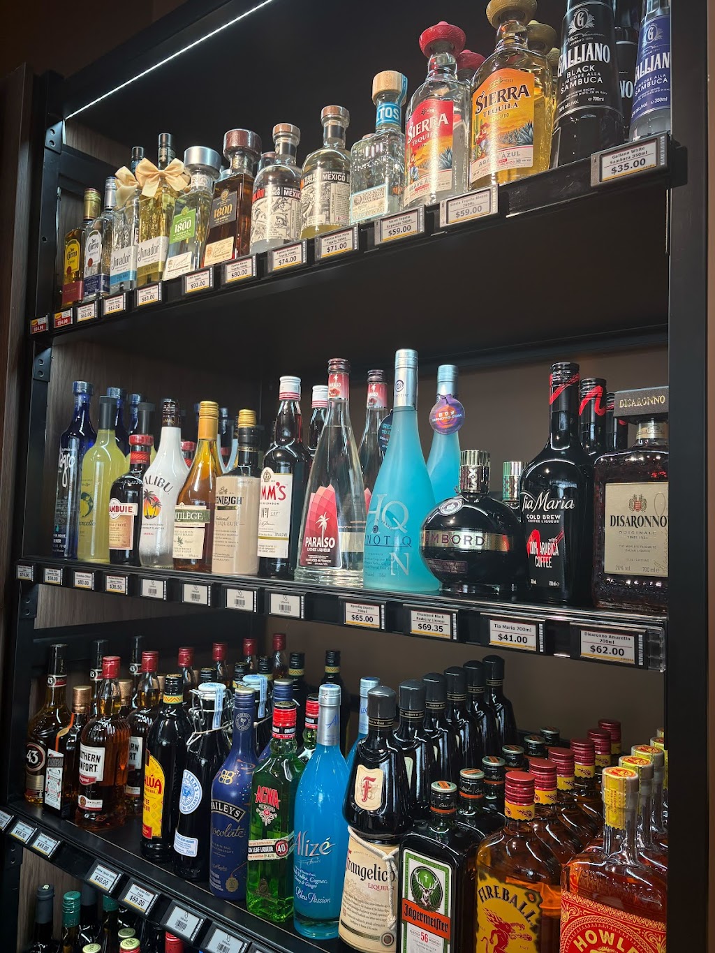Johnsons Cellars Brendale | 2/2 Linkfield Rd, Brendale QLD 4500, Australia | Phone: 0492 208 922