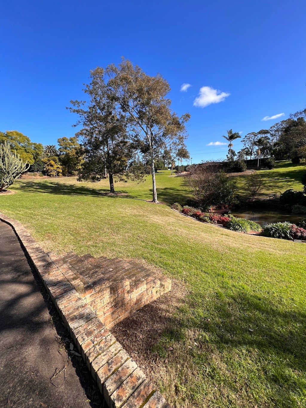 MG LAWN SERVICES PTY LTD | 29 Dobu Pl, Glenfield NSW 2167, Australia | Phone: 0457 979 408