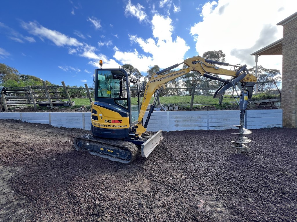 South Gippsland Mini Earthworks | 8 Farmers Rd, Dumbalk VIC 3956, Australia | Phone: 0427 816 079