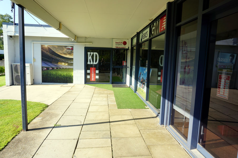 Keith Dudgeon Cricket Specialist | clothing store | 64 Koorong St, The Gap QLD 4061, Australia | 0733006114 OR +61 7 3300 6114