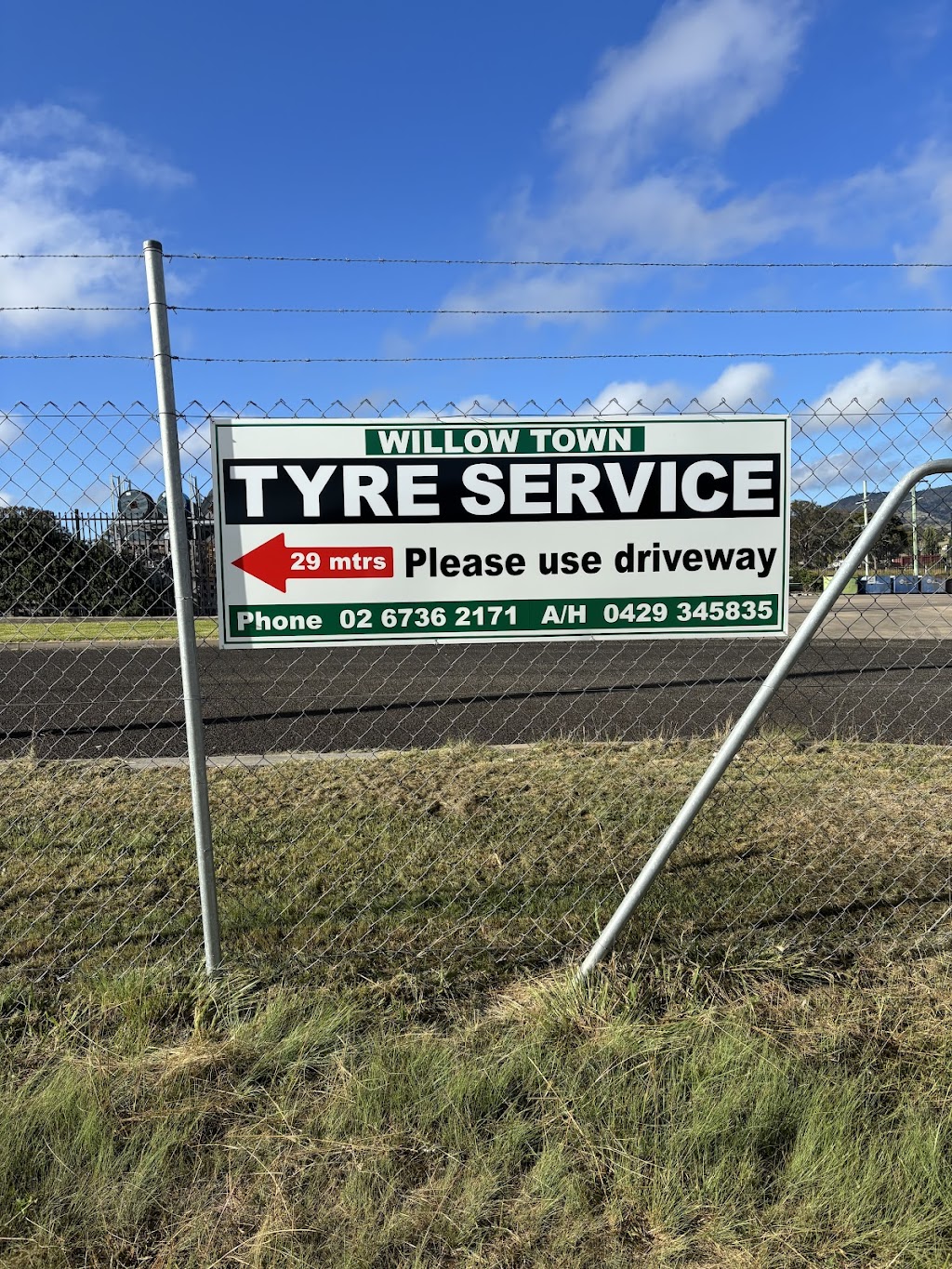 Willow town tyre service | 7 Banksia Dr, Tenterfield NSW 2372, Australia | Phone: 0429 345 835