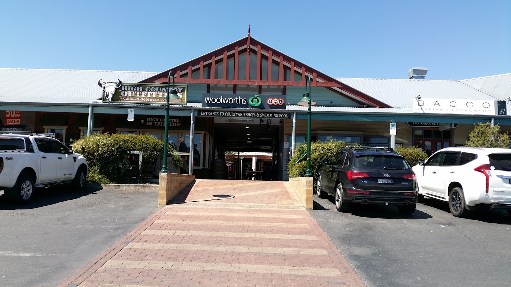 Nuggets Crossing Shopping Centre | 6 Kosciuszko Rd, Jindabyne NSW 2627, Australia | Phone: (02) 6451 4000