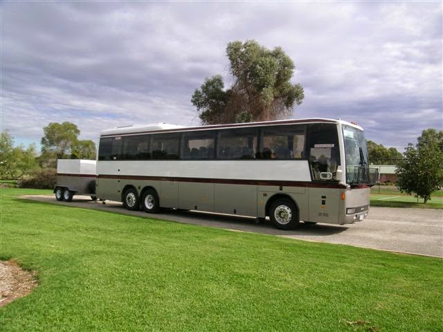 Deluxe Coachlines Australia | 10 Margaret St, Oakleigh South VIC 3167, Australia | Phone: (03) 9543 8088