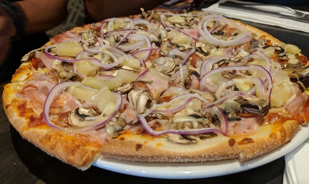 Warrimoo Woodfire Pizza | 160 Warrimoo Ave, St Ives Chase NSW 2075, Australia | Phone: (02) 9988 0577