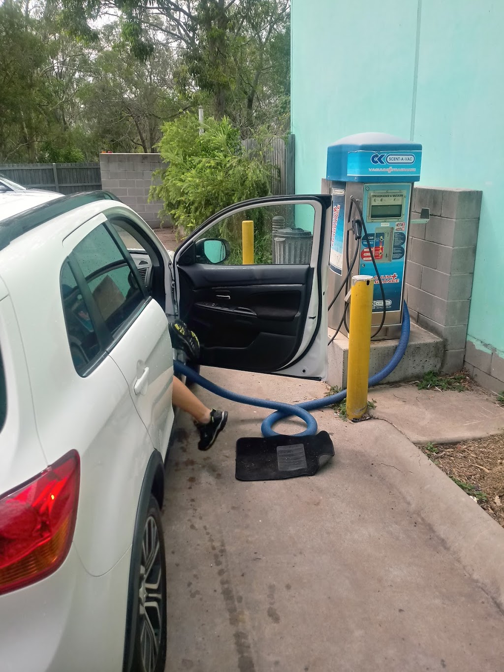 Car Wash | car wash | 84 Elizabeth St, Urangan QLD 4655, Australia