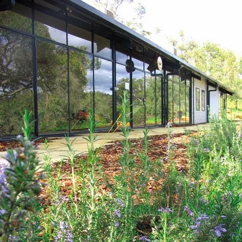 Chittering Valley Retreat | lodging | 221 Chittering Valley Rd, Lower Chittering WA 6084, Australia | 0419951290 OR +61 419 951 290