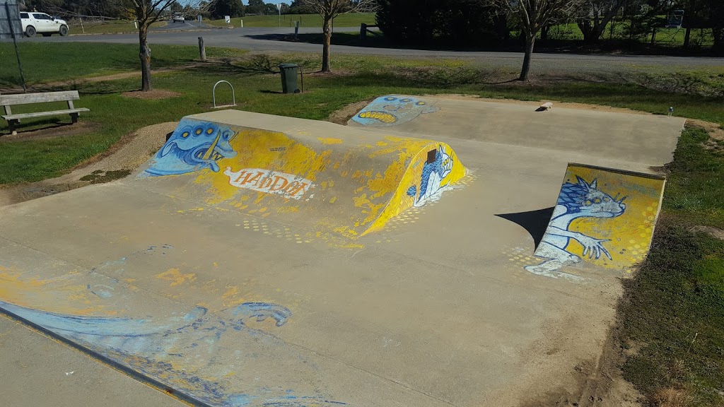 Haddon Skatepark |  | Haddon School Rd, Haddon VIC 3351, Australia | 0352207111 OR +61 3 5220 7111