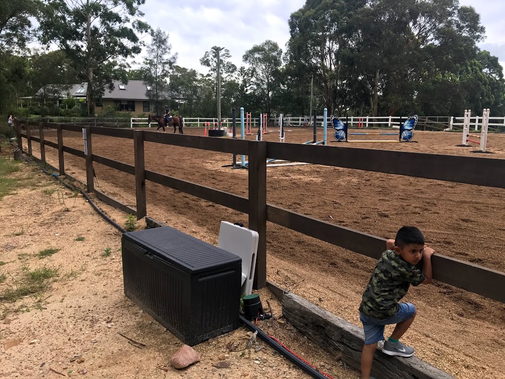 Sydney Riding School |  | 129 Booralie Rd, Duffys Forest NSW 2084, Australia | 0407459297 OR +61 407 459 297