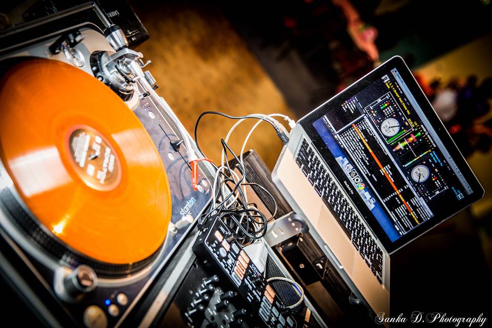 DJn2a - GrooveOnDJs | 2 Windmill Way, Point Cook VIC 3030, Melbourne VIC 3000, Australia | Phone: 0422 799 788