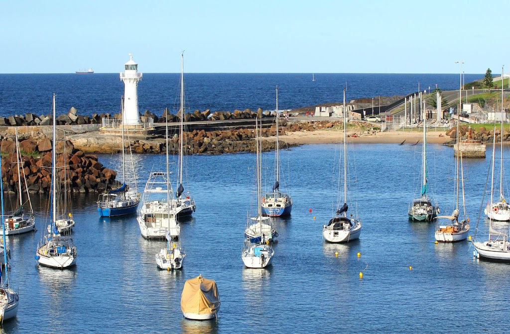 Wollongong Breakwater Lighthouse | tourist attraction | Wollongong NSW 2500, Australia | 0242277111 OR +61 2 4227 7111