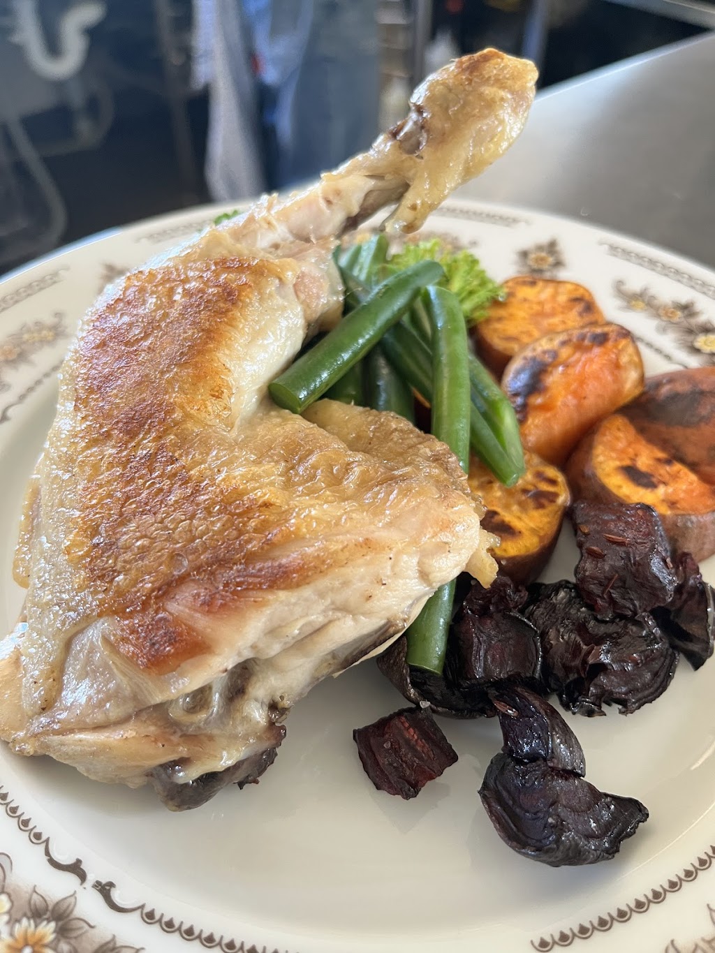 On The Green Crows Nest | 1 Golf Crse La, Crows Nest QLD 4355, Australia | Phone: 0408 301 982
