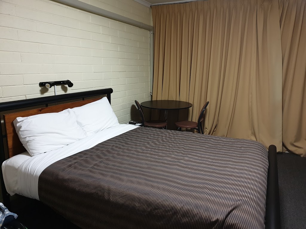 Lake Jindabyne Hotel Motel | 21 McLure Circuit, Jindabyne NSW 2627, Australia | Phone: (02) 6456 2203