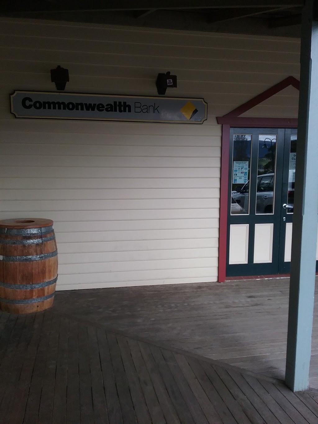 Commonwealth Bank | bank | Kosciusko RD, Shop 6, Nuggets Crossing, Jindabyne NSW 2627, Australia | 132221 OR +61 132221