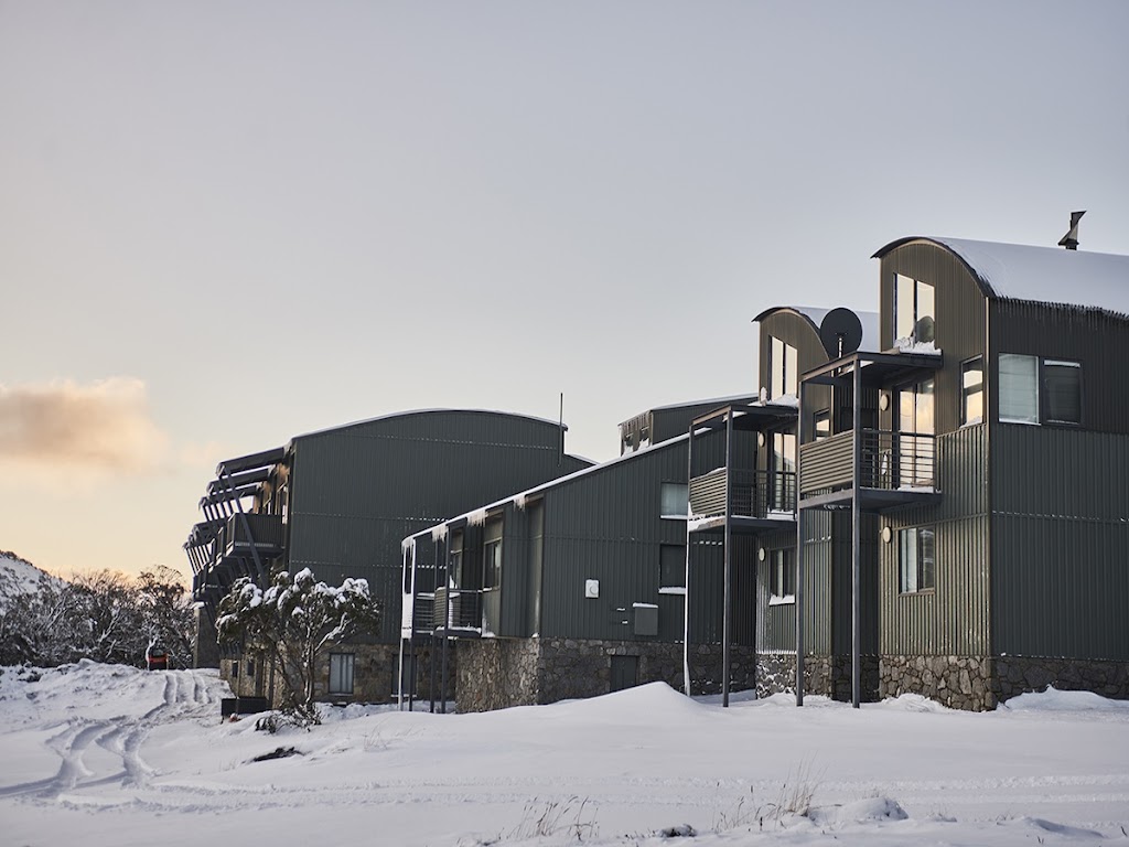 The Stallions Restaurant & Bar (open during ski season) | 20 Candle Heath Rd, Perisher Valley NSW 2624, Australia | Phone: 0477 010 138