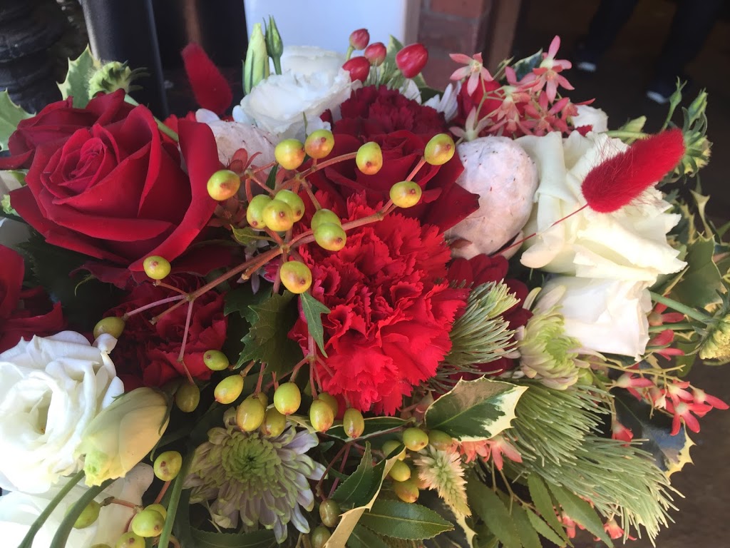 Lizzi Bee Flowers | florist | 2/81 Waratah Ave, Dalkeith WA 6009, Australia | 0893862608 OR +61 8 9386 2608