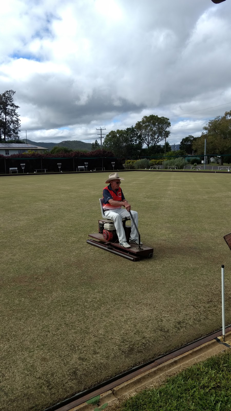 Dimbulah Bowls Club | gym | 7 Stephens St, Dimbulah QLD 4872, Australia | 0740935193 OR +61 7 4093 5193