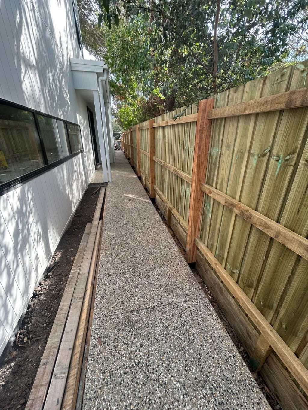 Morrison Fencing | 65 Barnes Rd, Kardella South VIC 3950, Australia | Phone: 0417 845 312
