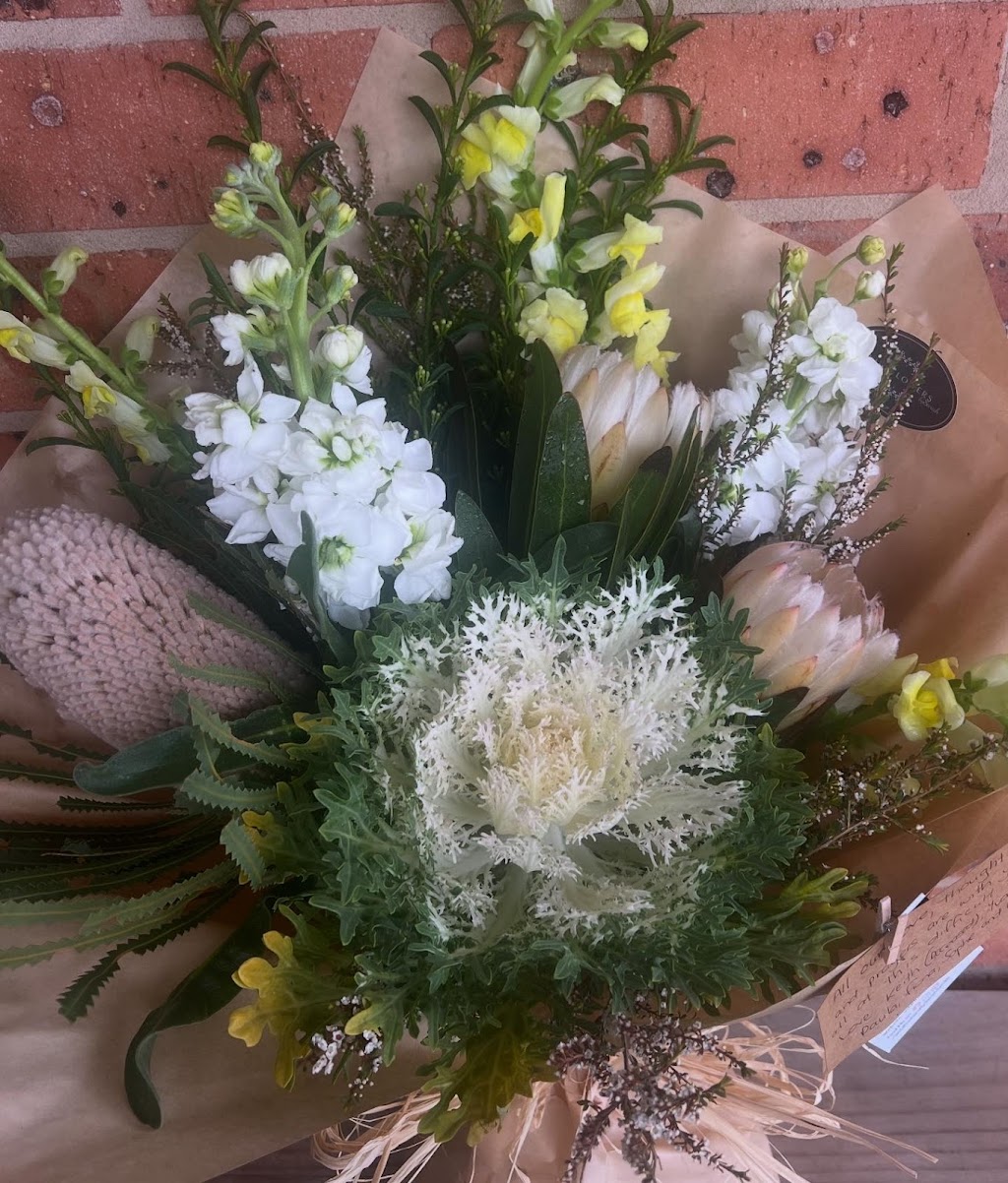 Wildflowers by Sarah | Dixon Cct, Muswellbrook NSW 2333, Australia | Phone: 0448 454 757