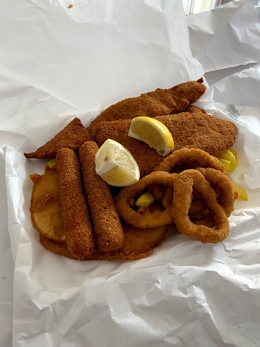 Marys Seafood | restaurant | 43 Blackwood St, Mitchelton QLD 4053, Australia | 0738553939 OR +61 7 3855 3939