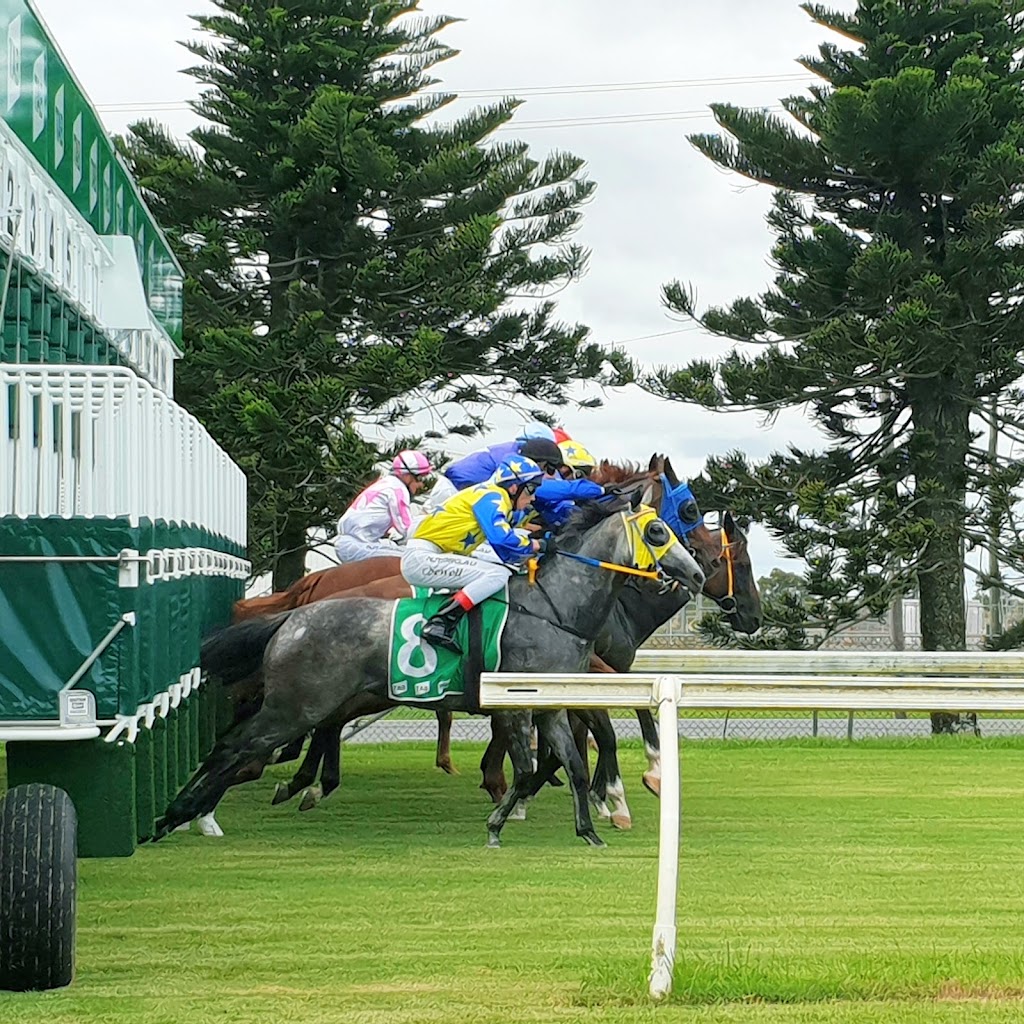 Mackay Turf Club | 9 Peak Downs Hwy, Ooralea QLD 4740, Australia | Phone: (07) 4952 1155