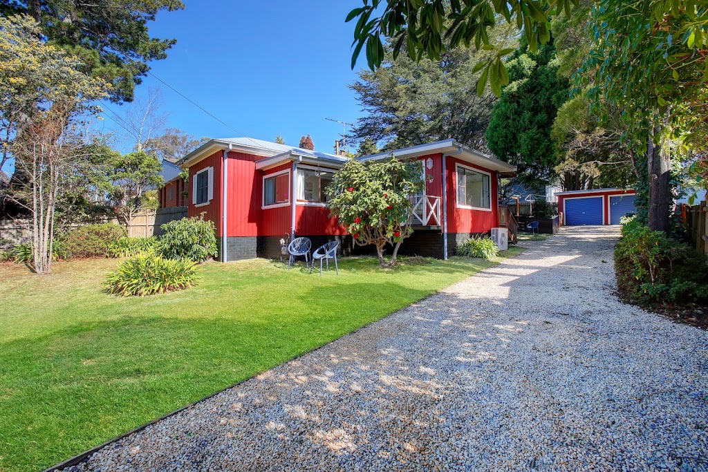 Tullys Hut | 87 Pritchard St, Wentworth Falls NSW 2782, Australia | Phone: (02) 4757 2222