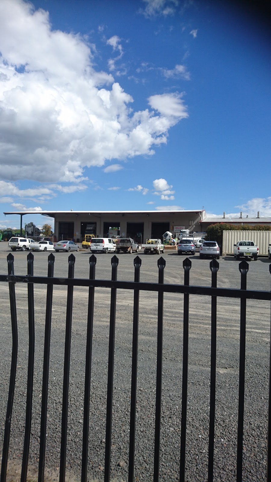 Peel Valley Isuzu | car dealer | 2-10 Dampier St, Tamworth NSW 2340, Australia | 0267683111 OR +61 2 6768 3111