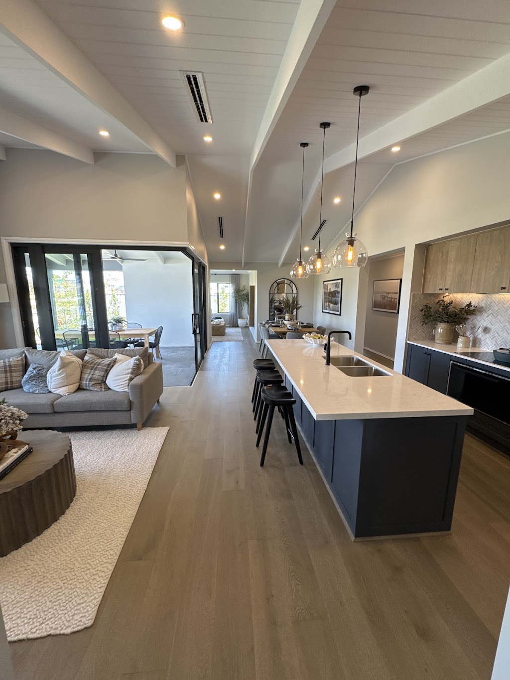 Metricon Homes display, Nar Nar Goon | 1/3 & 5 Eucalyptus St, Nar Nar Goon VIC 3812, Australia | Phone: 1300 786 773