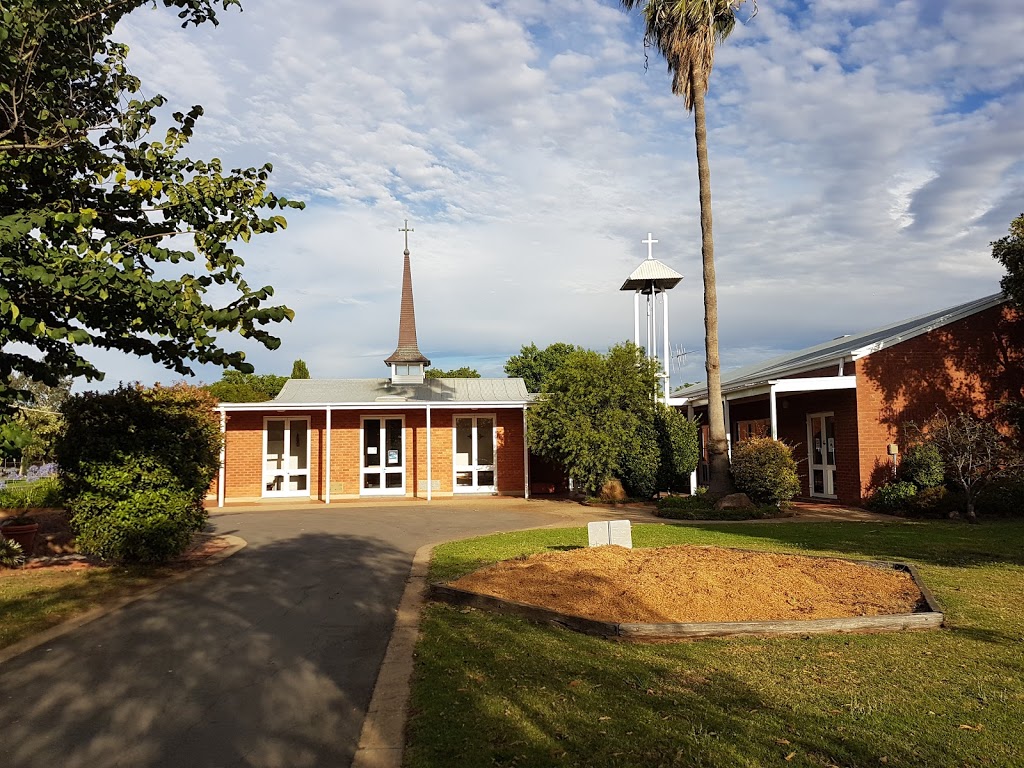 St. Cuthberts Anglican Church | church | 41-43 Piper St, Yarrawonga VIC 3730, Australia | 0357443045 OR +61 3 5744 3045