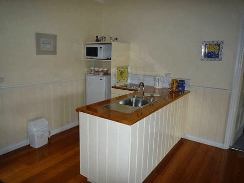 Stringybark Cottages | lodging | 81 Shoreham Rd, Red Hill VIC 3937, Australia | 0359892184 OR +61 3 5989 2184