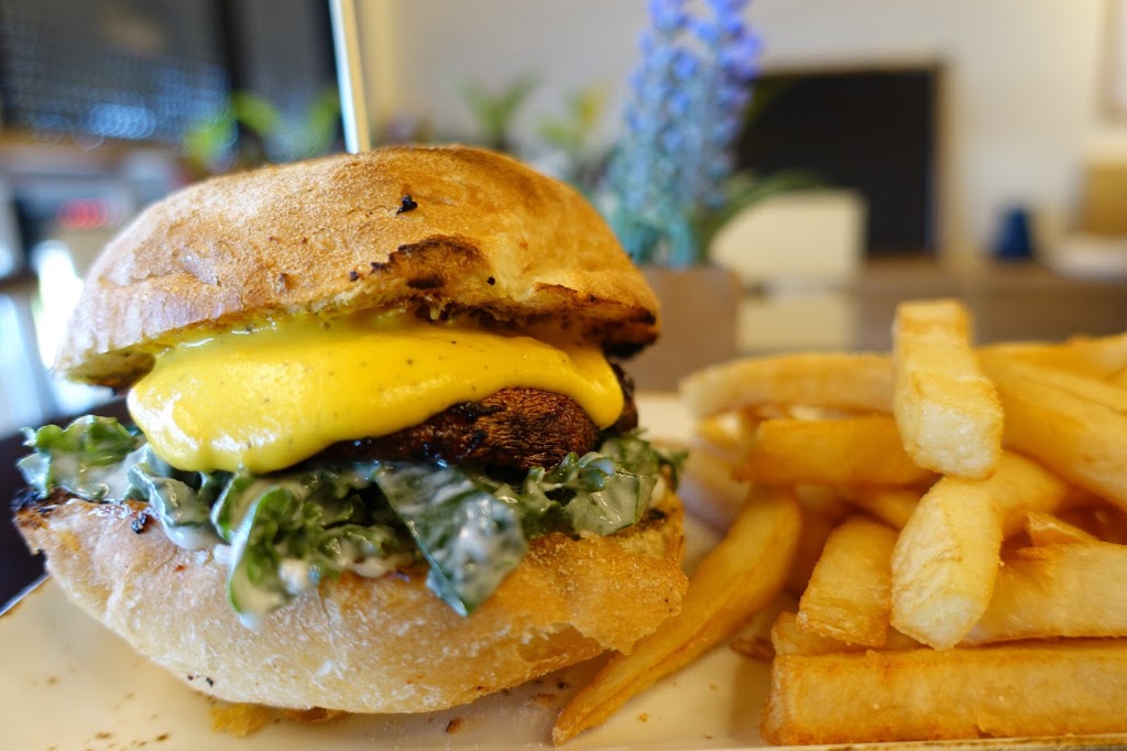 Oh My Greens | cafe | 3 Staughton St, Melton South VIC 3338, Australia | 0380883019 OR +61 3 8088 3019