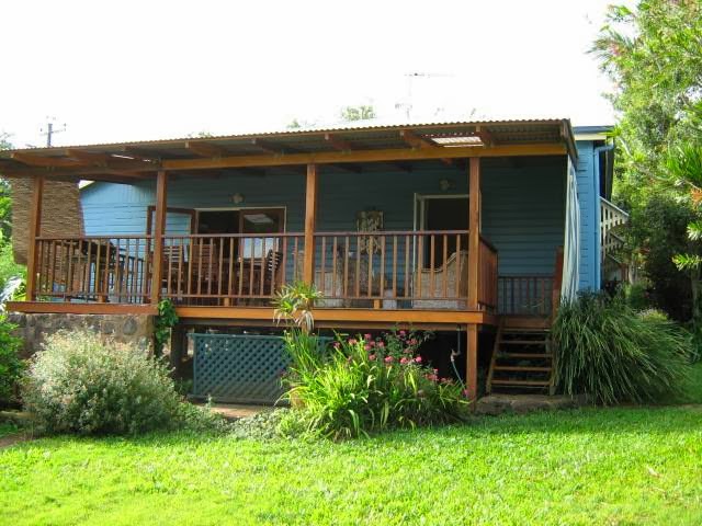 The Blue House Yungaburra | real estate agency | 4 Cedar St, Yungaburra QLD 4884, Australia | 0740952806 OR +61 7 4095 2806