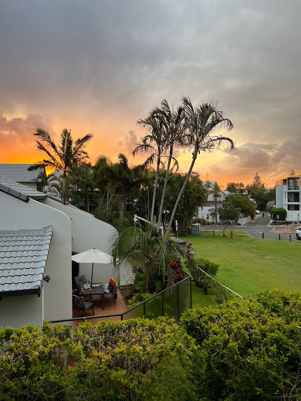 Main Beach Apartments Byron Bay | 43 Lawson St, Byron Bay NSW 2481, Australia | Phone: 1800 040 151