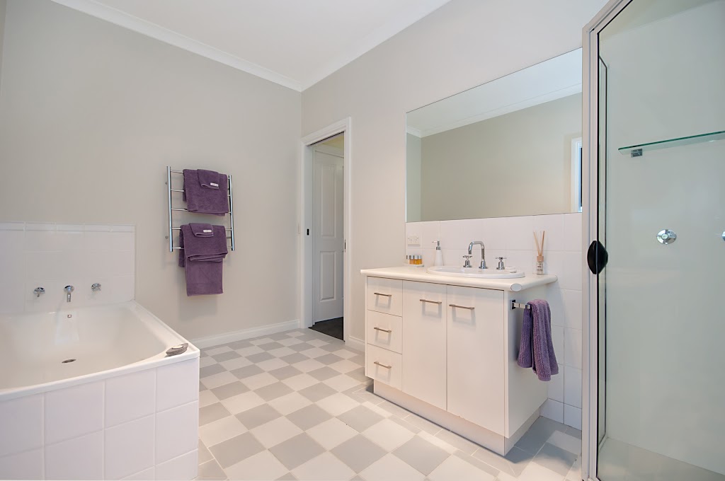 Hamilton Standard Apartment | lodging | 43 Ballarat Rd, Hamilton VIC 3300, Australia | 0409838599 OR +61 409 838 599