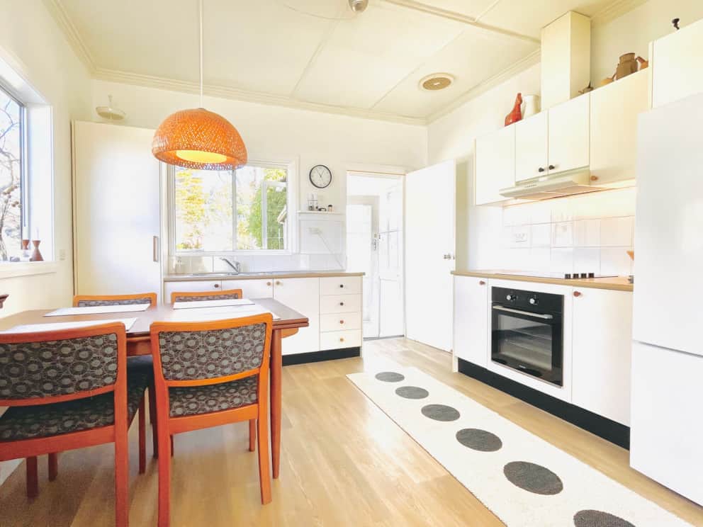 Katoomba Holiday | 28 Acacia St, Katoomba NSW 2780, Australia | Phone: 0422 337 982