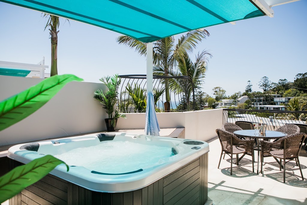 Noosa Blue Resort | lodging | 16 Noosa Dr, Noosa Heads QLD 4567, Australia | 0754475699 OR +61 7 5447 5699