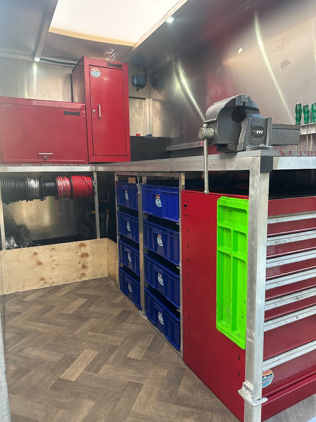 Barefoot Marine | 2 Main St, Eildon VIC 3713, Australia | Phone: 0407 076 830