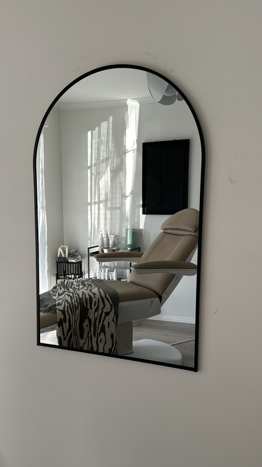 Stripped Aesthetics | 2249 Mount Mee Rd, Ocean View QLD 4521, Australia | Phone: 0435 422 167