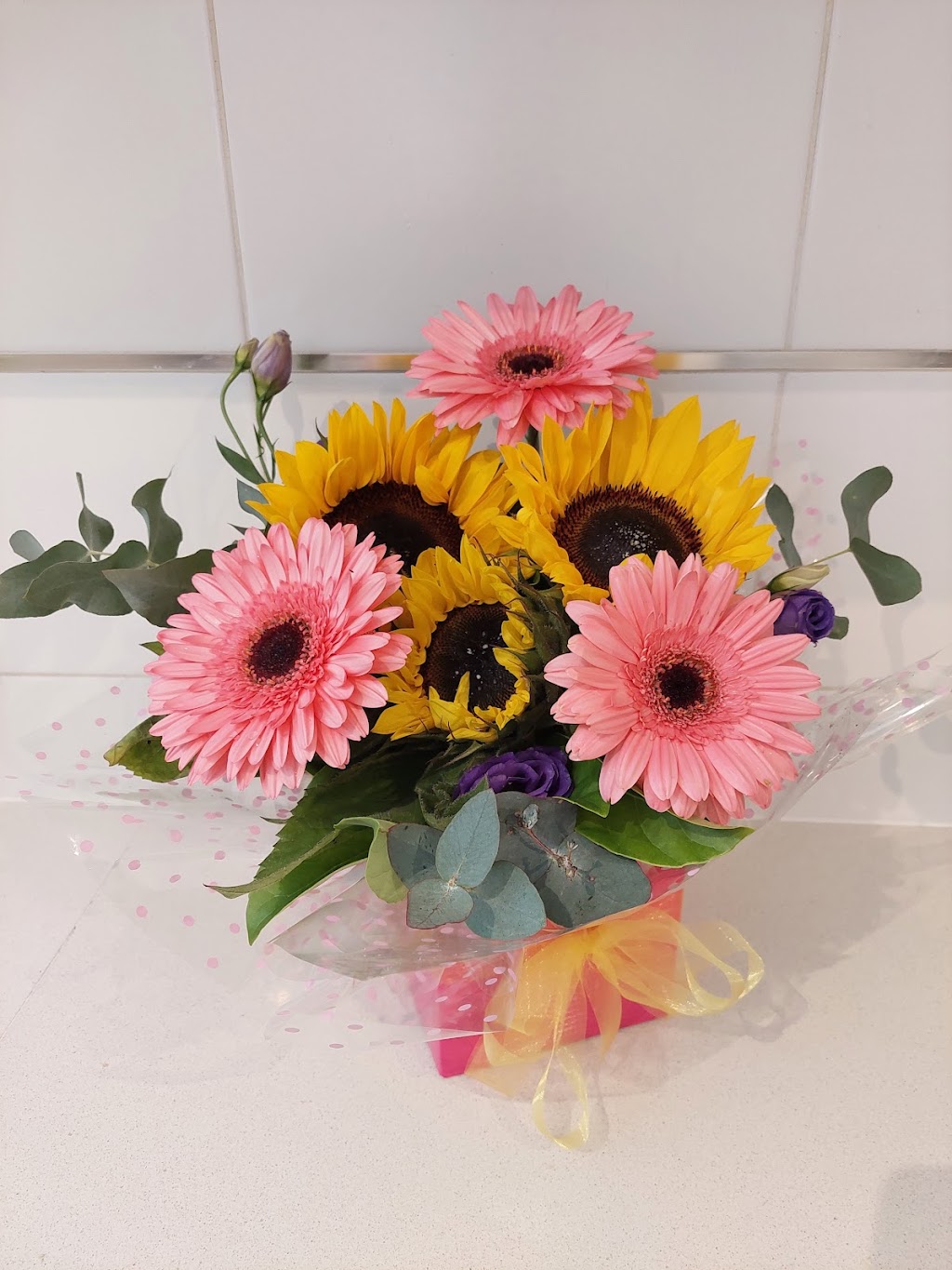 Flowers In The Bay | florist | Riverside Cres, Haywards Bay NSW 2530, Australia | 0414872518 OR +61 414 872 518
