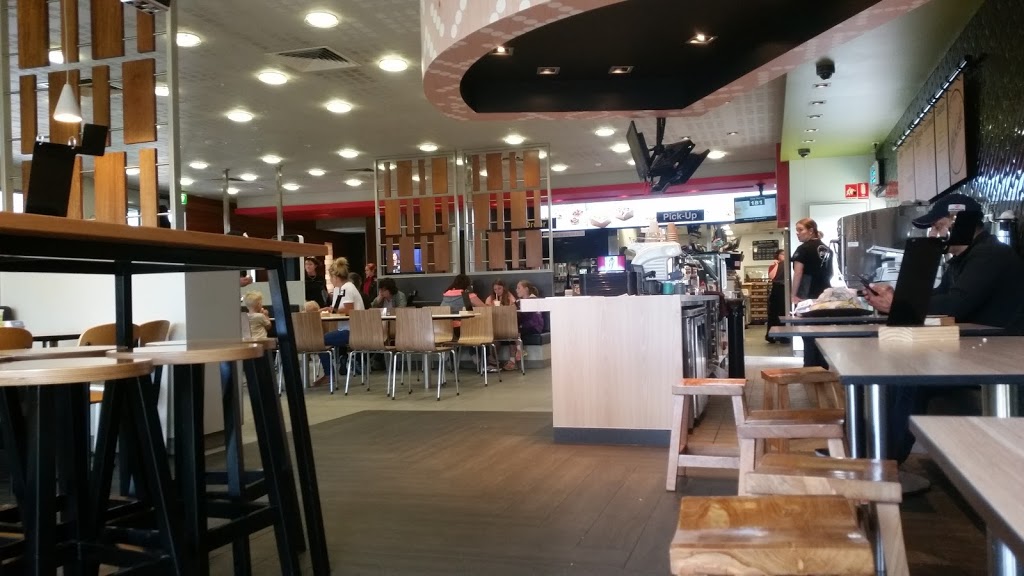 McDonalds Berwick South | meal takeaway | Cnr Clyde Rd &, Homestead Rd, Berwick VIC 3806, Australia | 0387867200 OR +61 3 8786 7200