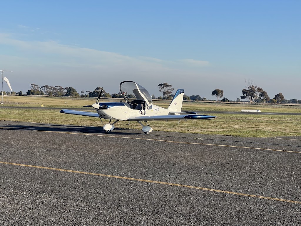 Melbourne West Flight Training | Skylark Wy, Parwan VIC 3340, Australia | Phone: 0416 138 431