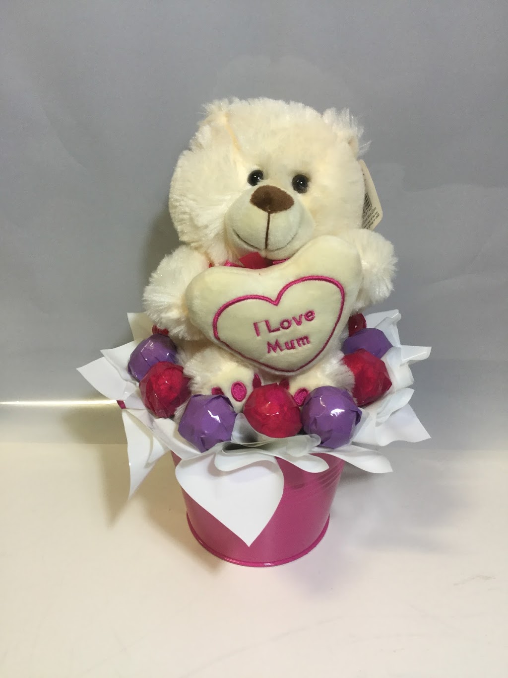 Choccy-licious Bouquets & Gifts | 2 Picton Rd, East Bunbury WA 6230, Australia | Phone: 0418 935 640