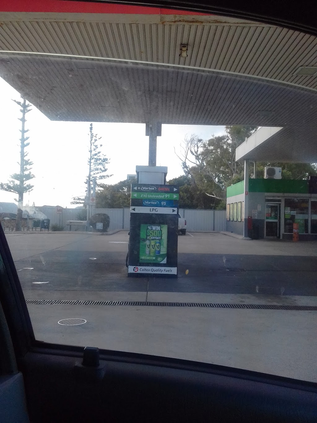 Caltex | gas station | 84 Sanford St, Geraldton WA 6530, Australia