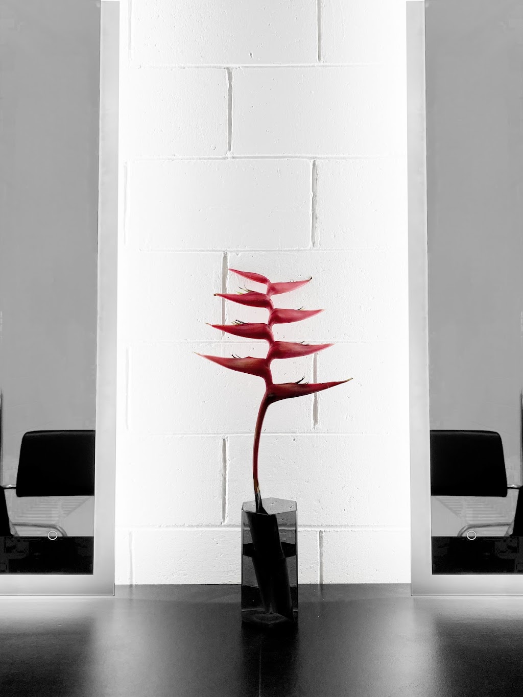 STUDIO CONFIDENTIAL | 4/4 Ti-Tree Pl, Byron Bay NSW 2481, Australia | Phone: 0405 573 488