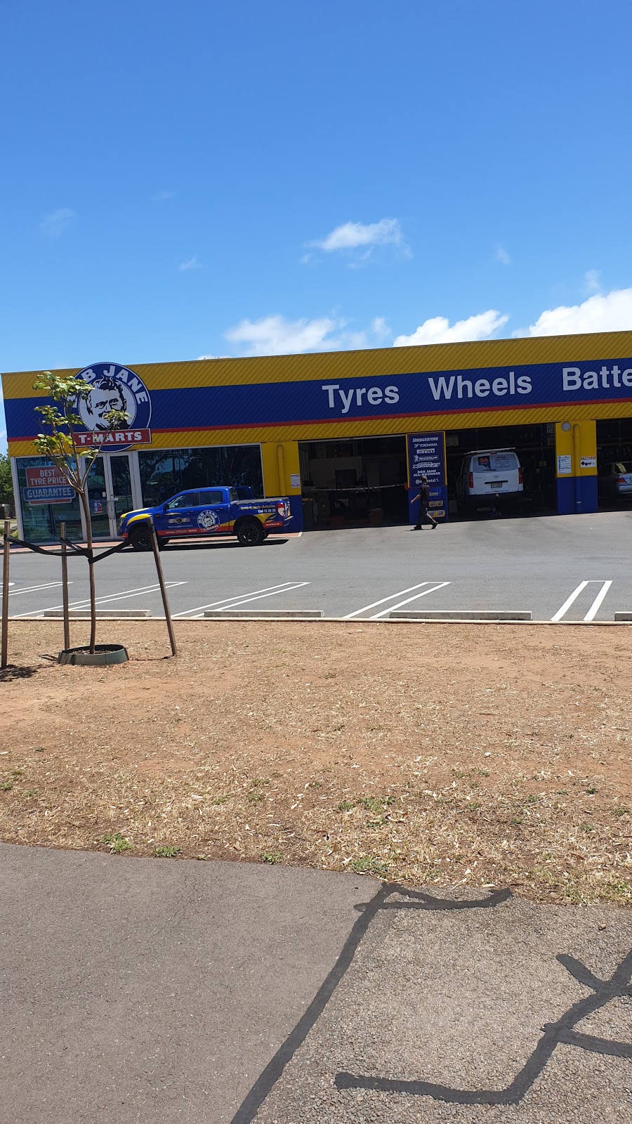 Bob Jane T-Marts Seaford | car repair | 125 Griffiths Dr, Seaford SA 5169, Australia | 0883861493 OR +61 8 8386 1493