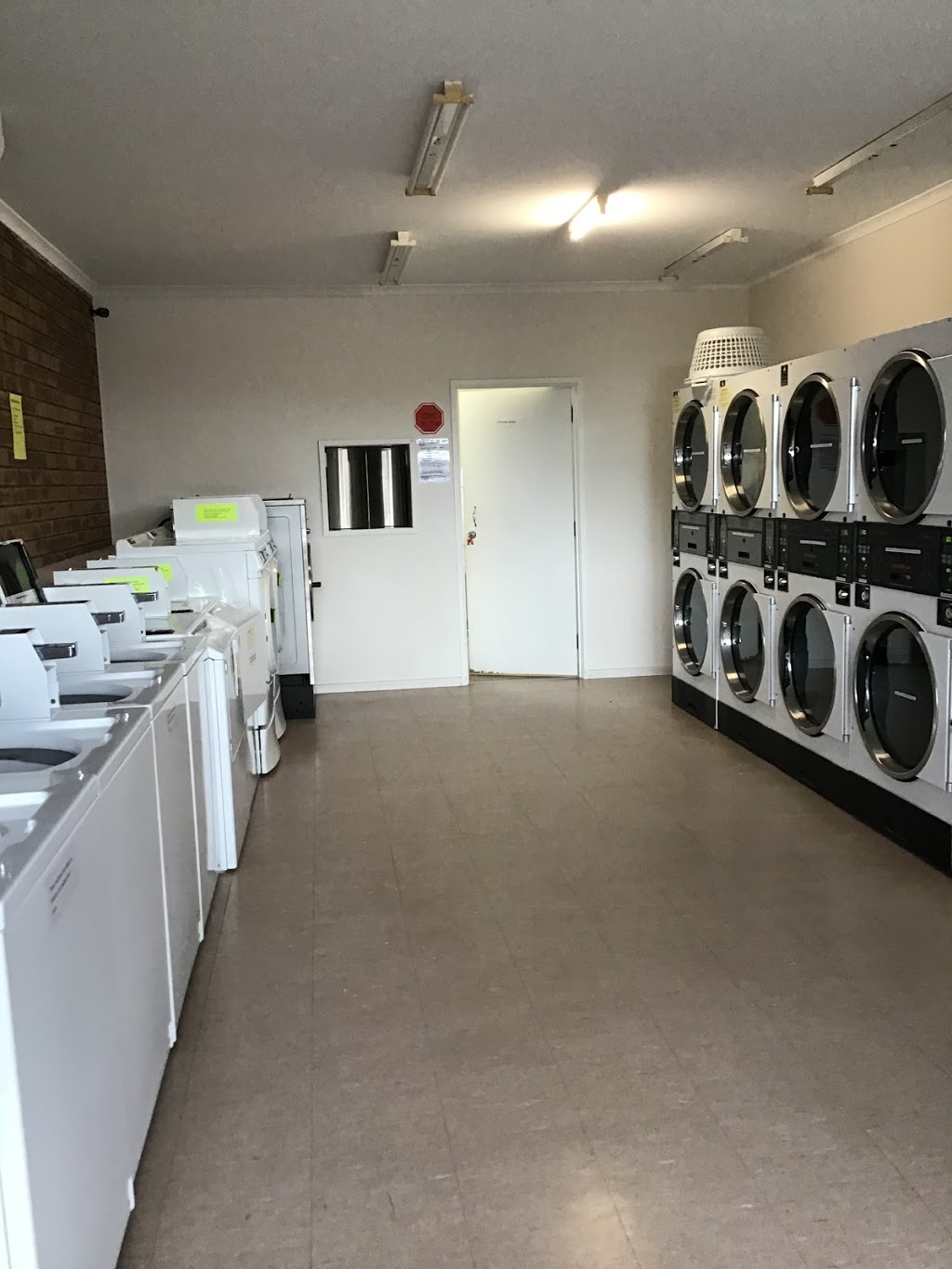 Bubbles N Steam Laundrette | laundry | 24 Pinnaroo Ave, Clifton Springs VIC 3222, Australia | 0419514957 OR +61 419 514 957