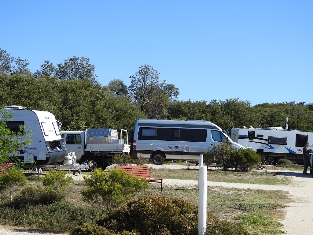 Golden Beach RV Rest STOP Area | campground | 1/19 Surf Edge Dr, Golden Beach VIC 3851, Australia | 0351463447 OR +61 3 5146 3447