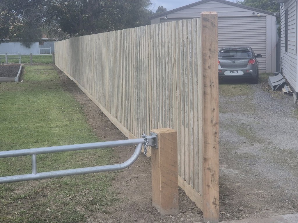 PaulHazelwood Fencing and Gates | 13 Hipwell Ct, Lovely Banks VIC 3213, Australia | Phone: 0417 125 994