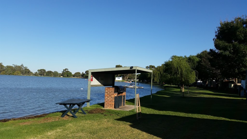 Boort Lakes Holiday Park | 186/196 Godfrey St, Boort VIC 3537, Australia | Phone: (03) 5455 2064