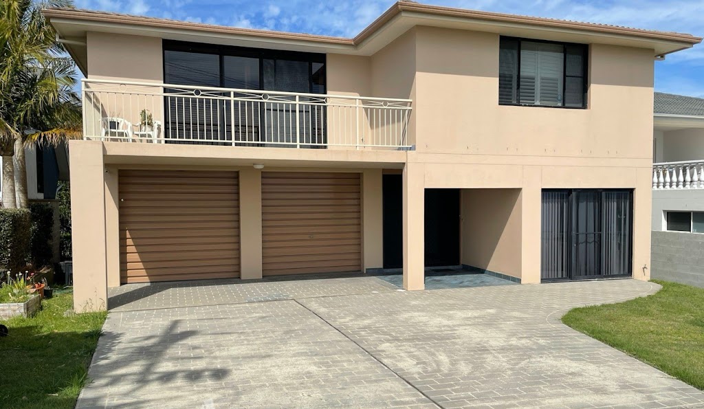 Bennetts Bliss - Oceanfront House | 44 Bennetts Head Rd, Forster NSW 2428, Australia | Phone: 0469 905 214